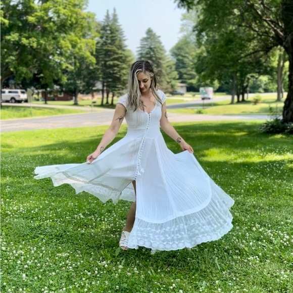 ✨Spell Wild Belle gown XS✨ - Picture 3 of 8